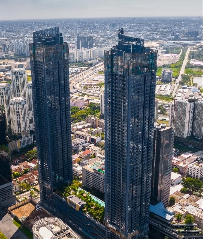 One9Five，拉玛9明星公寓-A栋 1X楼 1卧，辉煌最高建筑物，设施完善。近地铁站、商场、夜市！