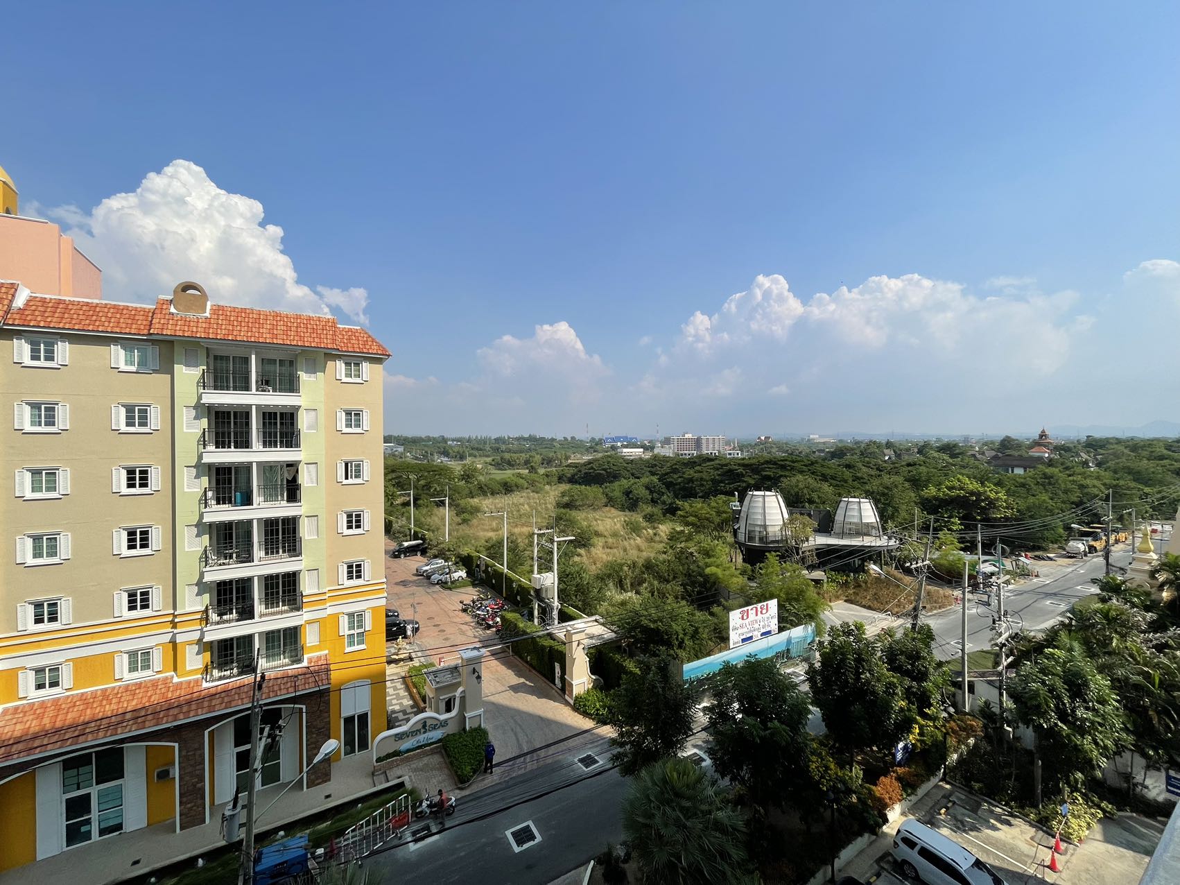 Nam Talay 那中天公寓，27平米，开间，外景