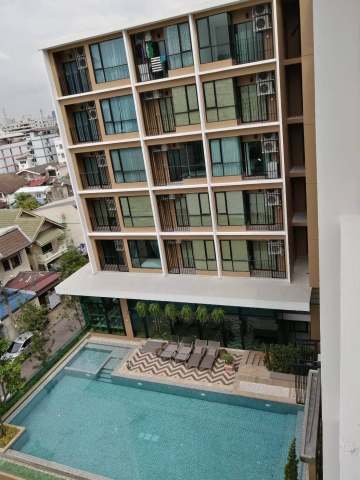 Brown Condo Huaikwang