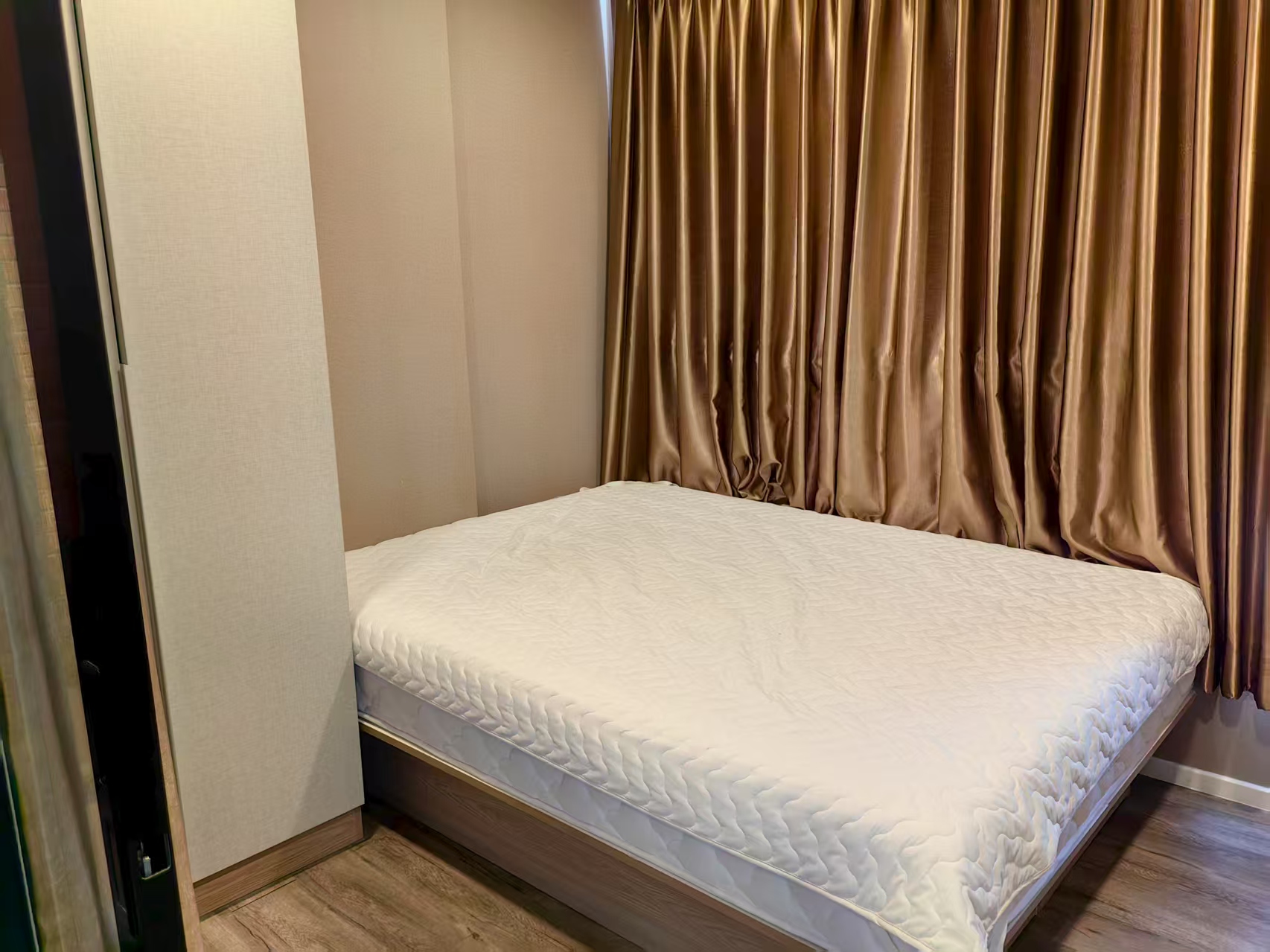 Brown Condo Huaikwang - Property photo 3