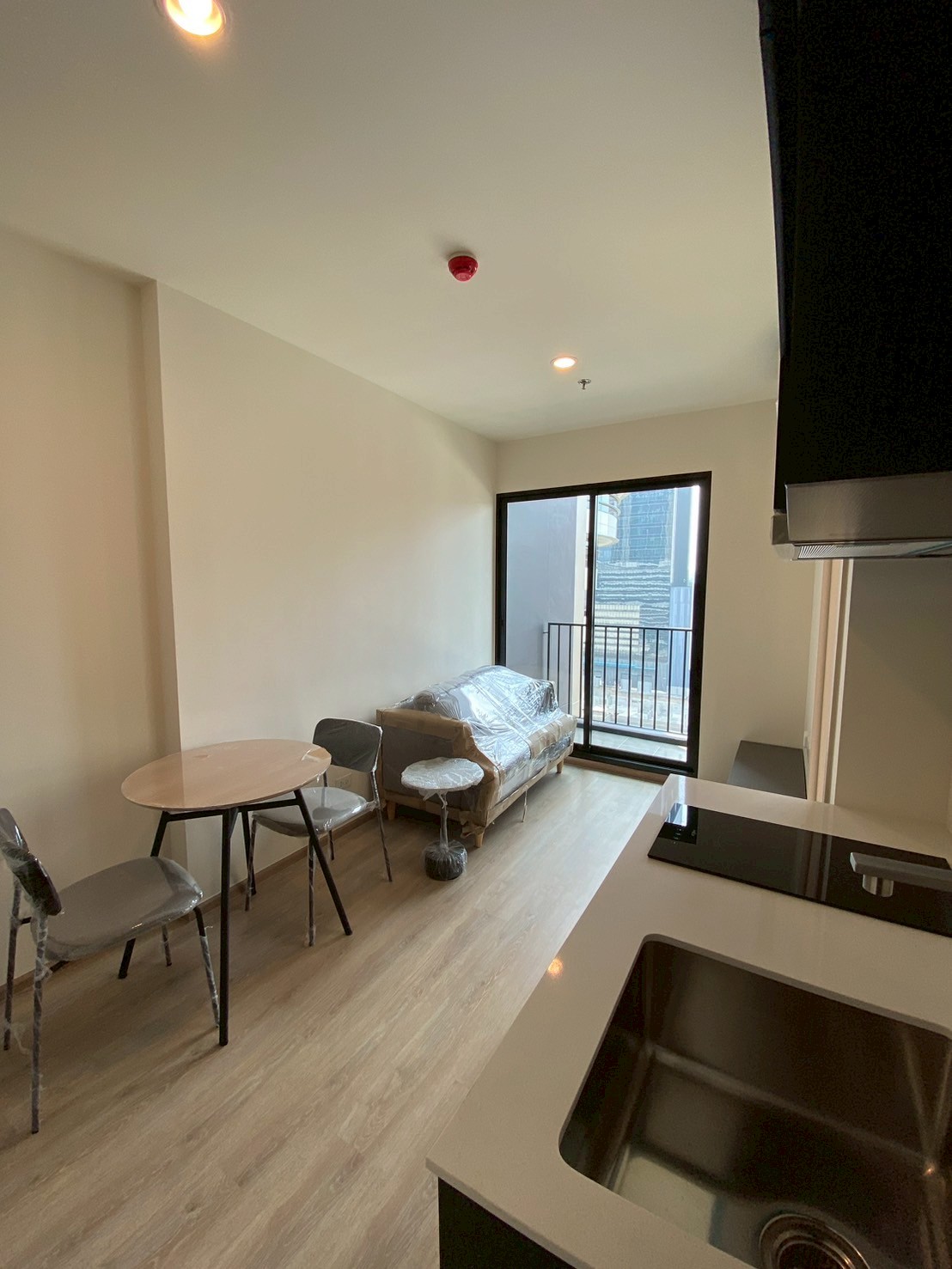 Nue District R9公寓， 拉玛9区