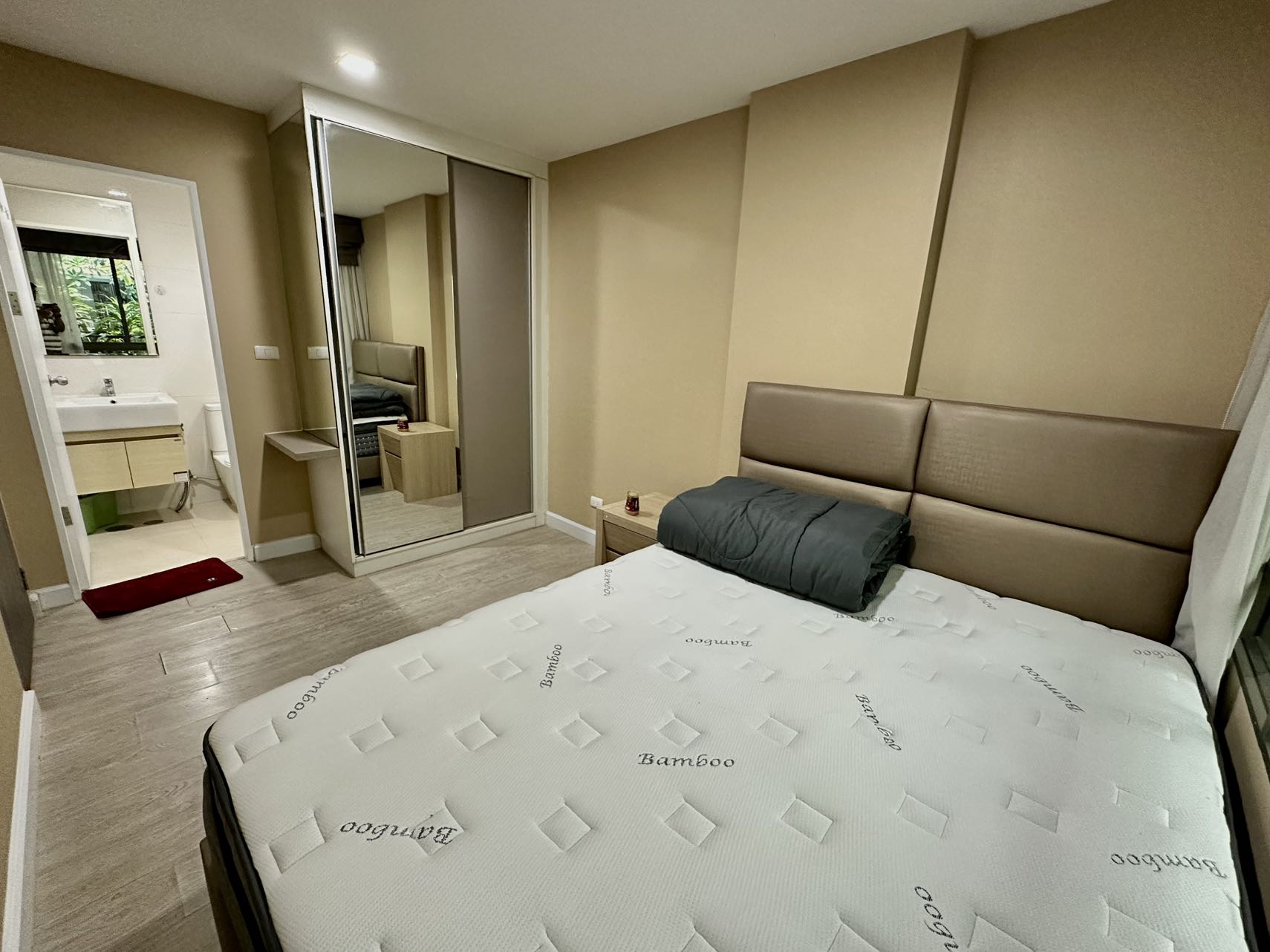 Metro Luxe Ratchada公寓，拉差达披色区